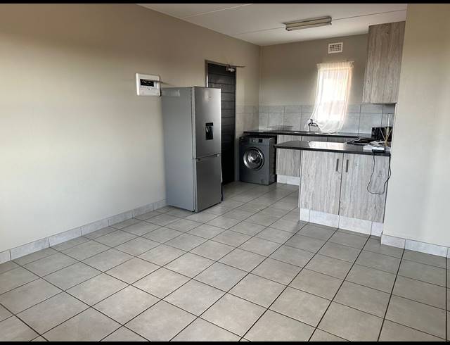 2 BEDROOM APARTMENT FOR SALE IN HEUWELOORD